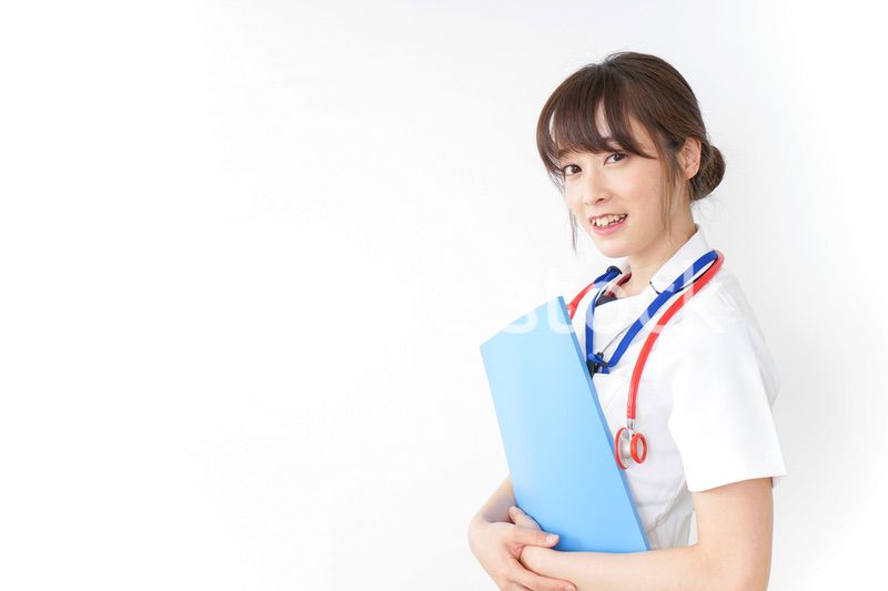 病院で勤務する看護師