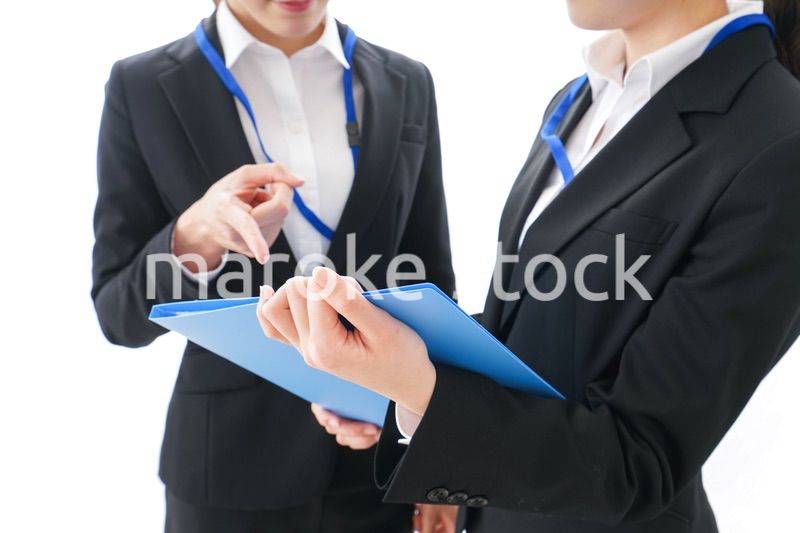 打ち合わせをするビジネスウーマン