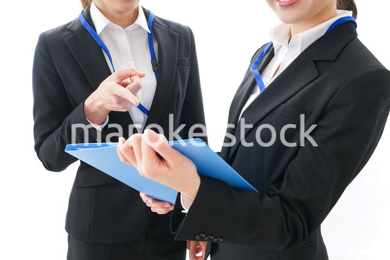 打ち合わせをするビジネスウーマン