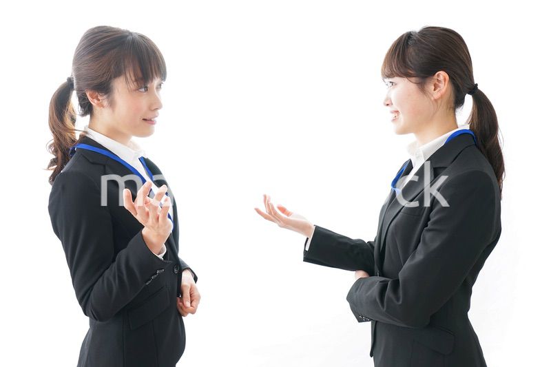 打ち合わせをするビジネスウーマン