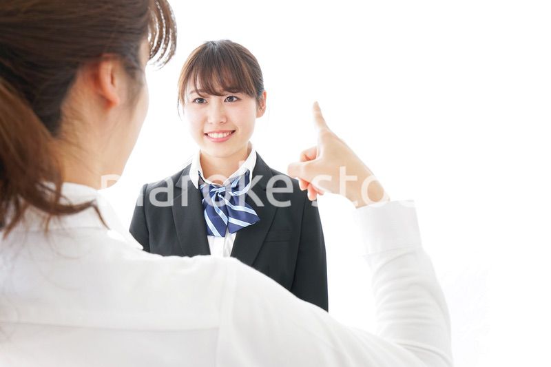 先生に怒られる生徒