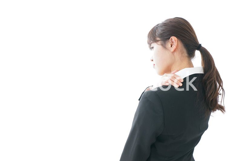 肩こりに苦しむビジネスパーソン