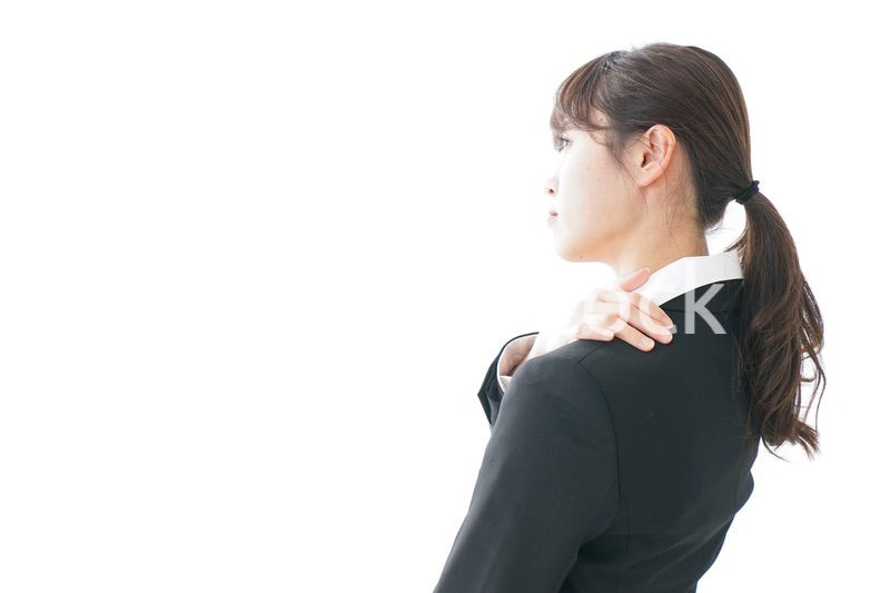 肩こりに苦しむビジネスパーソン