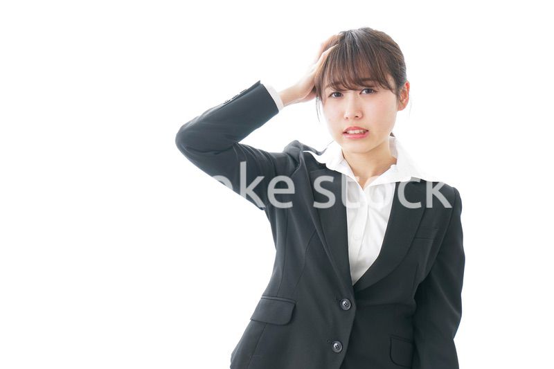 頭痛・生理痛に苦しむビジネスパーソン