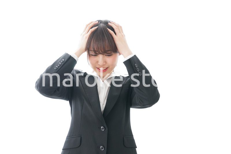 頭痛・生理痛に苦しむビジネスパーソン