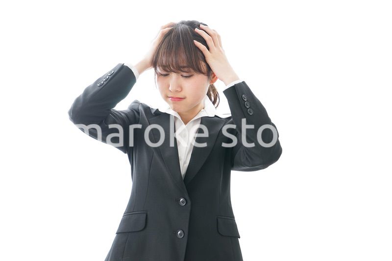 頭痛・生理痛に苦しむビジネスパーソン