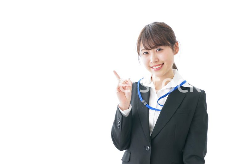 ポイントを指差す若い女性