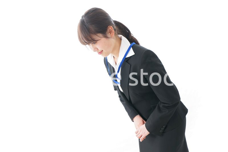 おじぎをするビジネスウーマン