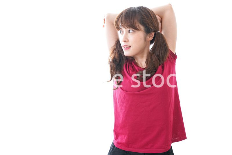 準備運動をする女性