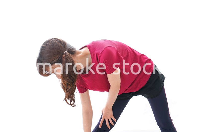 準備運動をする女性