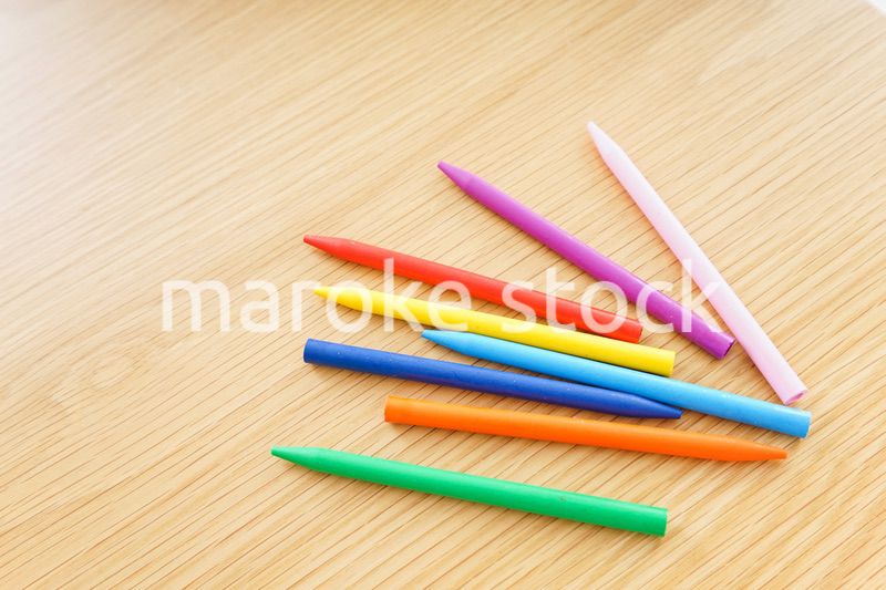 カラフルなクレヨン