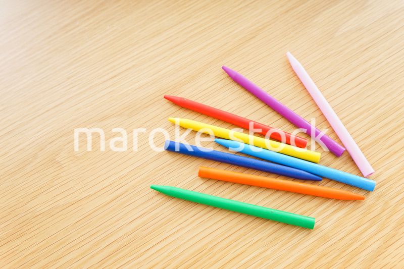 カラフルなクレヨン