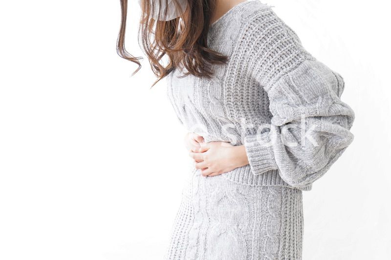腹痛・生理痛に苦しむ女性