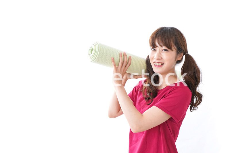 ヨガをする女性