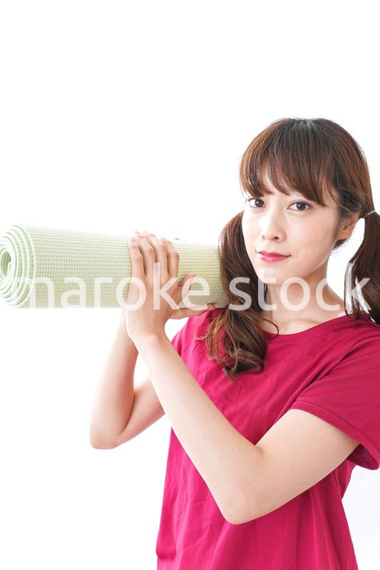 ヨガをする女性