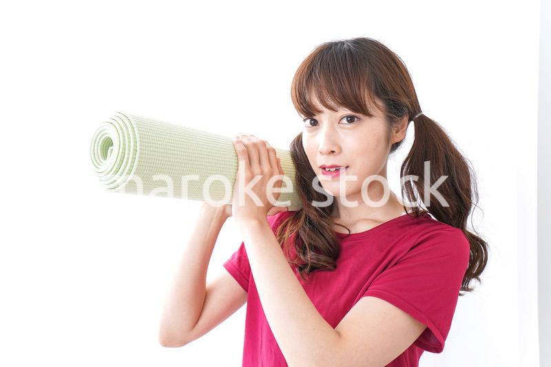 ヨガをする女性