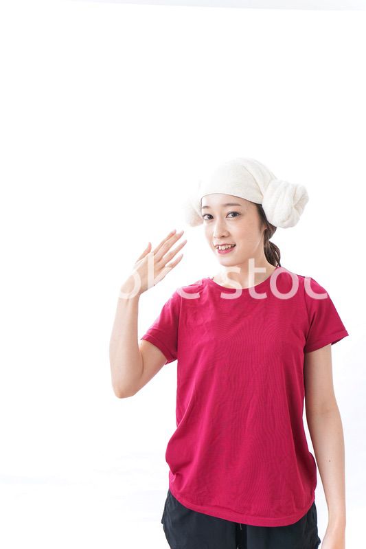 自宅でくつろぐ女性