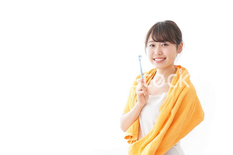 ハミガキをする女性