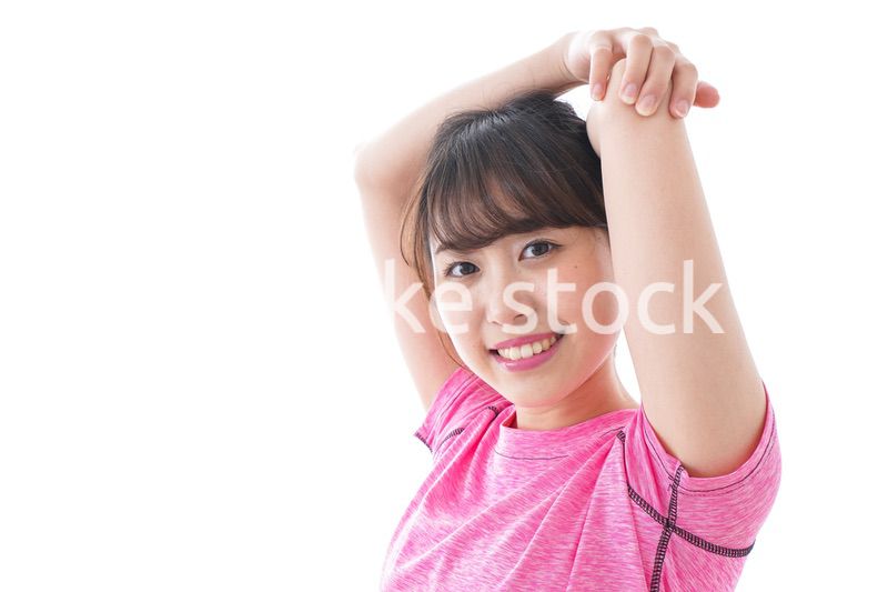 ストレッチをする女性