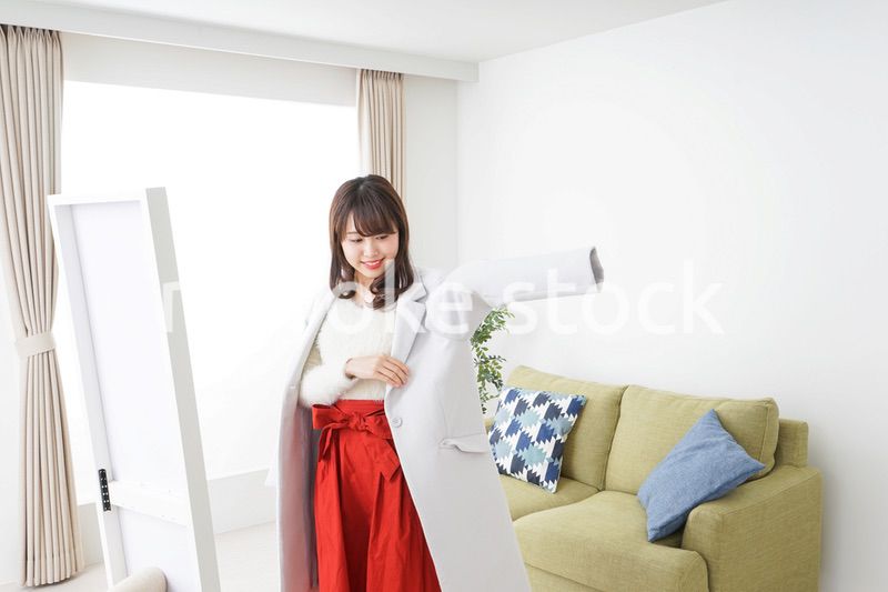 お洒落をする女性