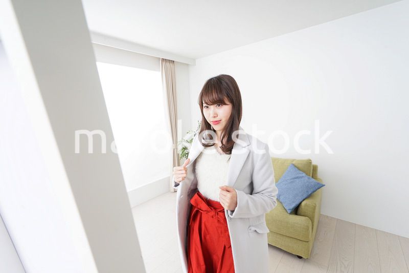 お洒落をする女性