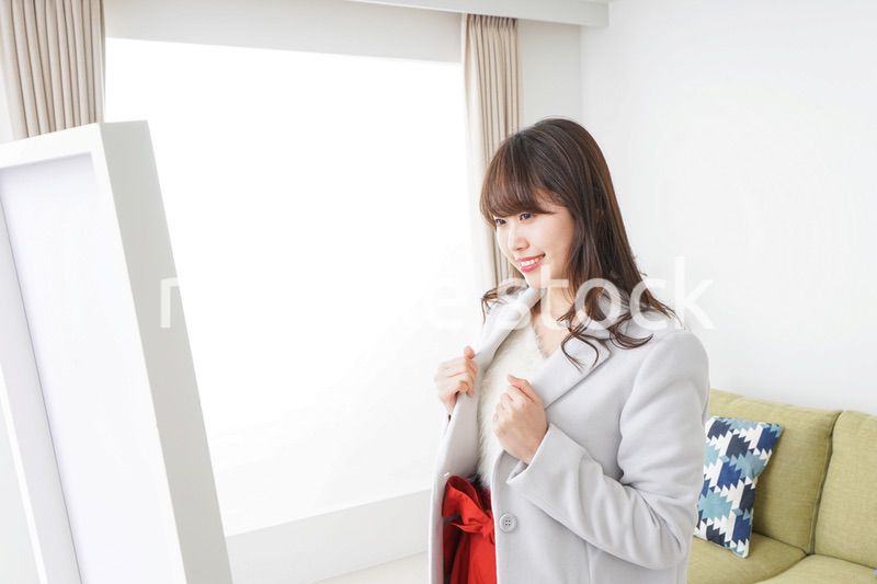 お洒落をする女性