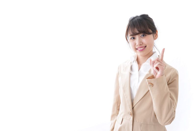 アドバイスをするビジネスウーマン