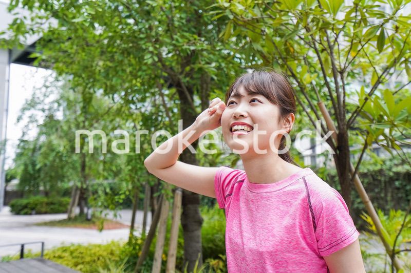 ランニングする女性