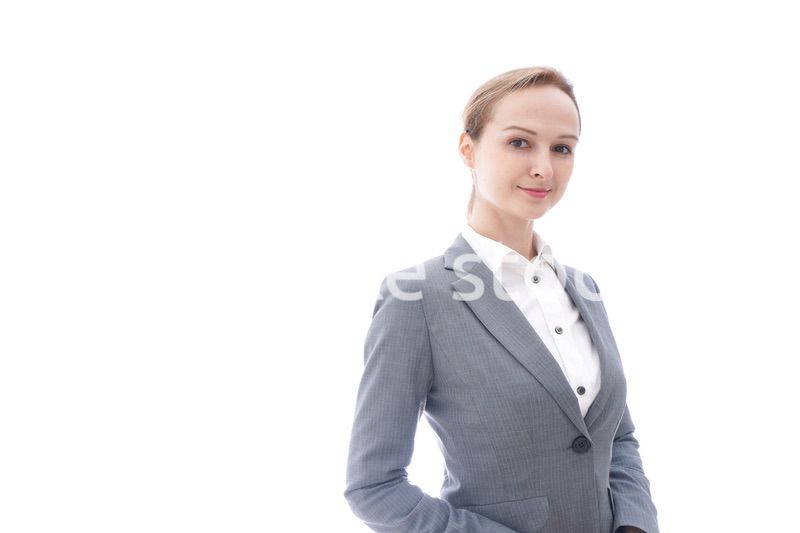 スーツを着た笑顔のビジネスウーマン