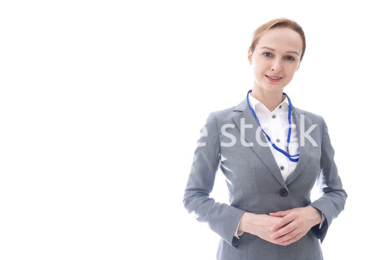 スーツを着た笑顔のビジネスウーマン