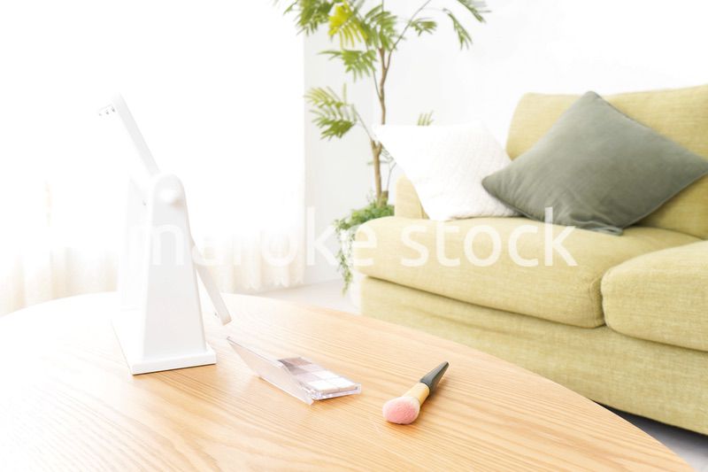 誰もいない明るい部屋