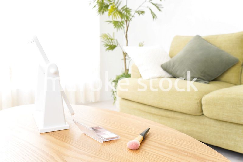 誰もいない明るい部屋