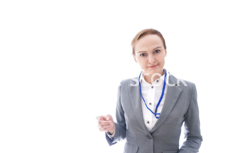 大激怒をするスーツを着たビジネスウーマン