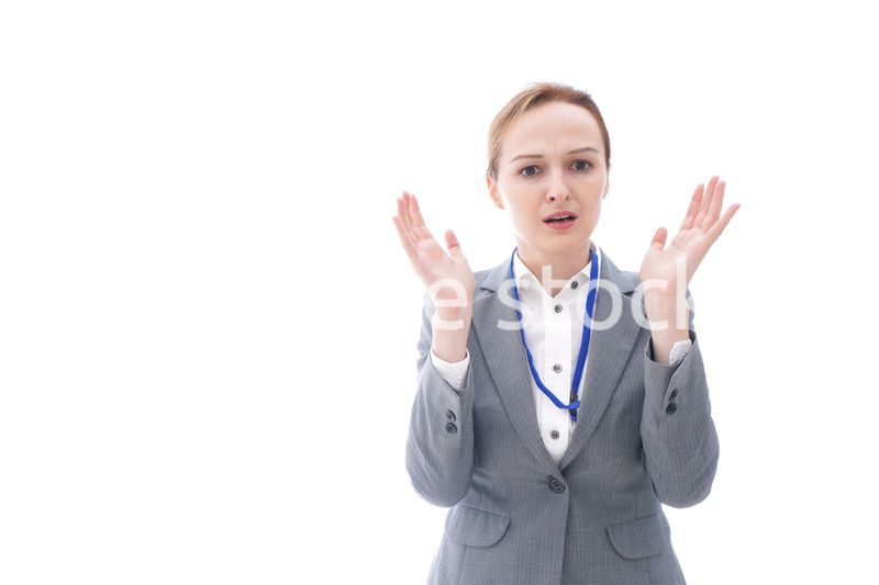 大激怒をするスーツを着たビジネスウーマン