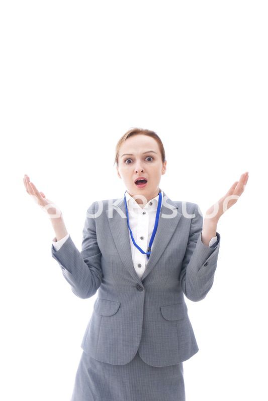 大激怒をするスーツを着たビジネスウーマン