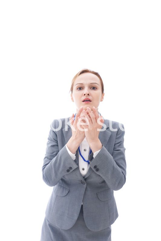 大激怒をするスーツを着たビジネスウーマン