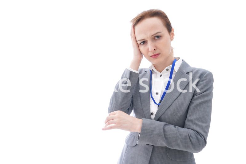 大激怒をするスーツを着たビジネスウーマン