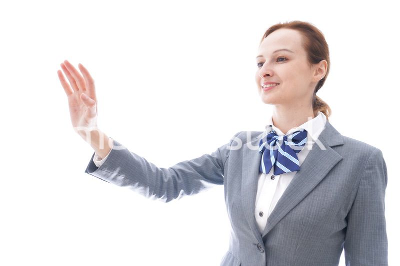 手をふる制服を着た留学生