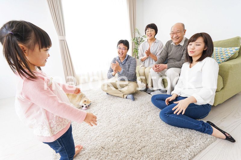 3世代の幸せなファミリー