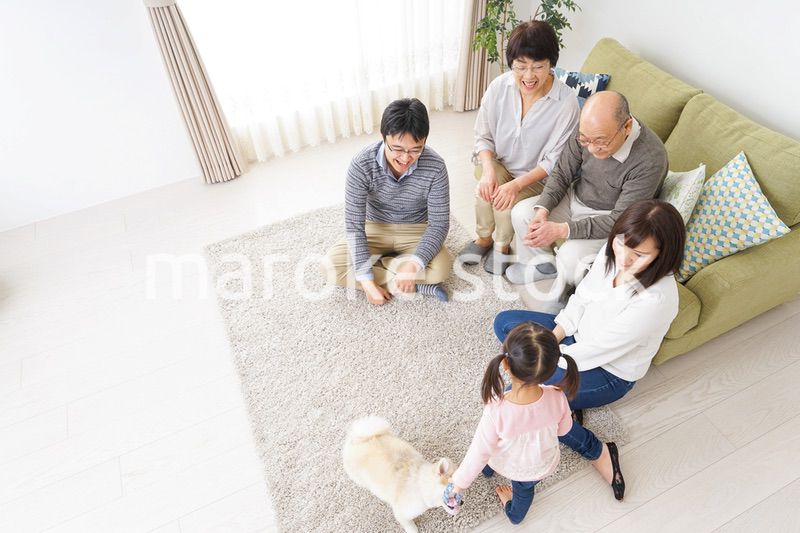 3世代の幸せなファミリー