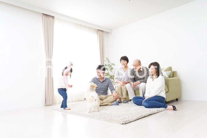 3世代の幸せなファミリー