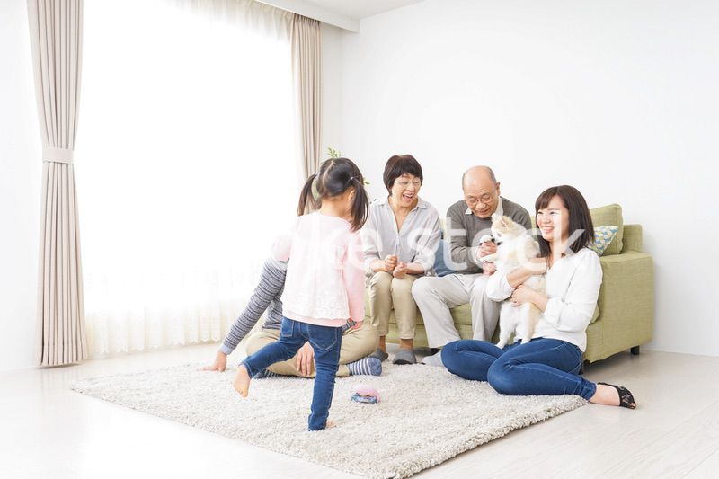 3世代の幸せなファミリー