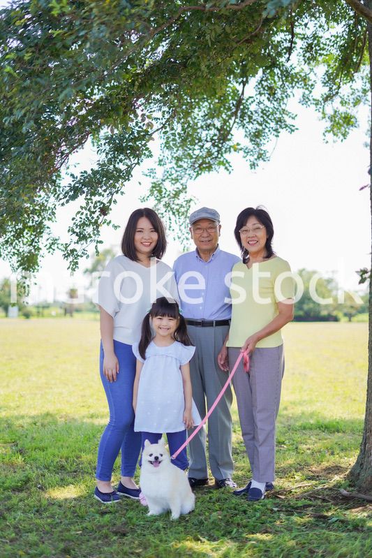 幸せなファミリー・家族イメージ