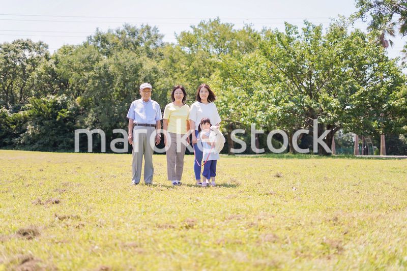 幸せなファミリー・家族イメージ