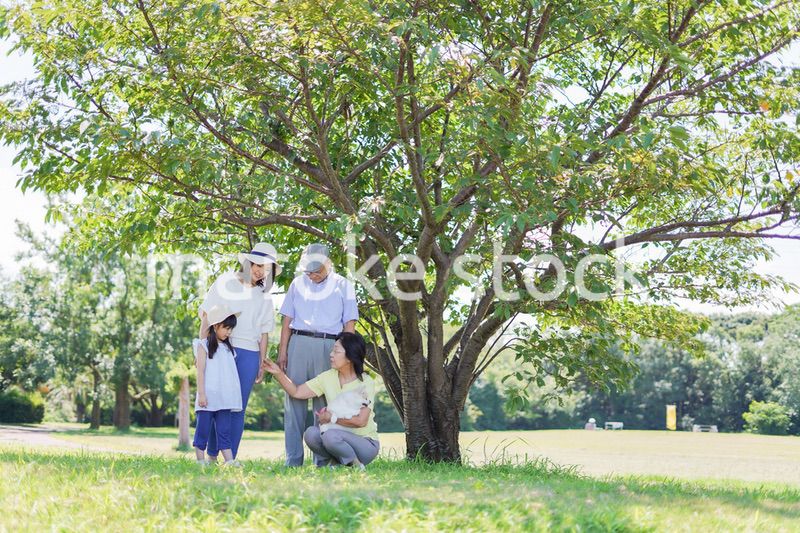 幸せなファミリー・家族イメージ
