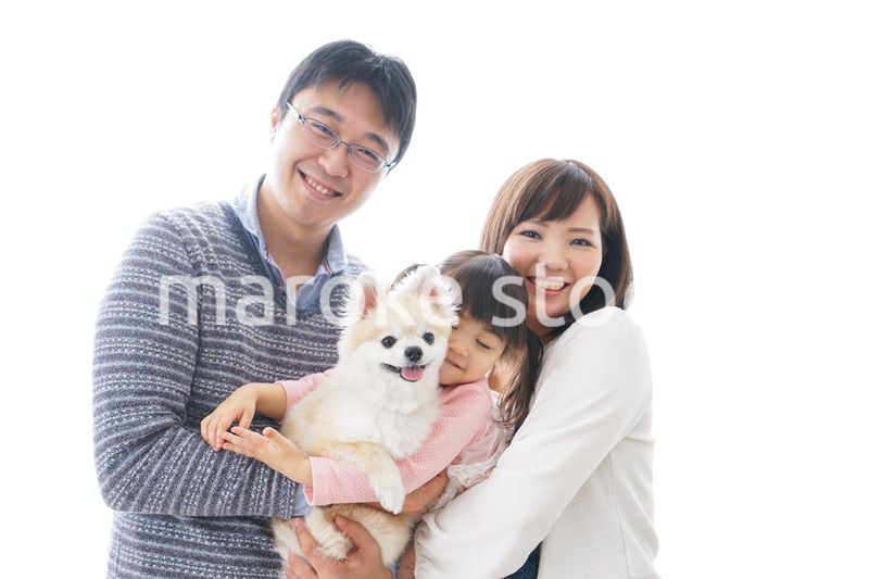 犬を飼う家族