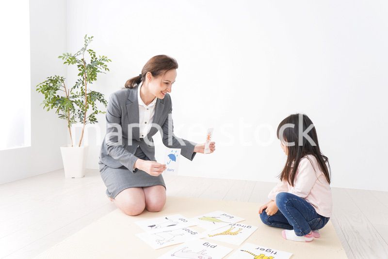 英会話レッスンを受ける子ども