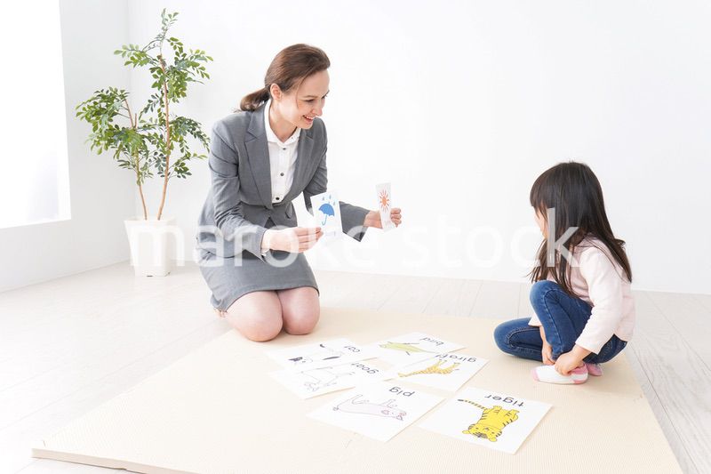 英会話レッスンを受ける子ども