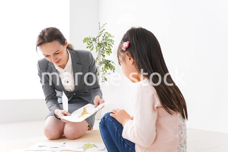 英会話レッスンを受ける子ども