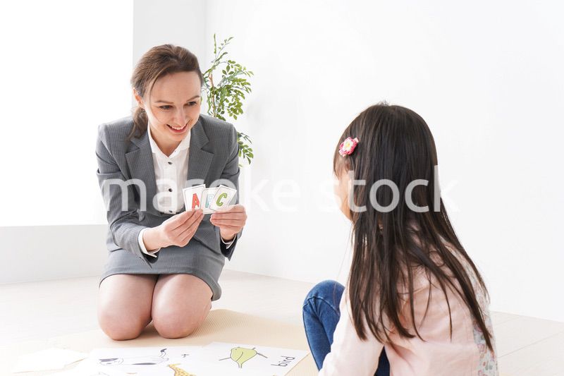 英会話レッスンを受ける子ども